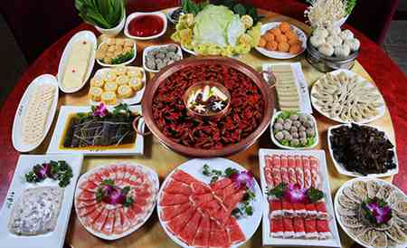想加盟一家牛肉火锅店好不好？洞子口火锅加盟总部全程助力