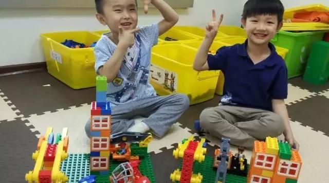 机器人教育连锁机构：连接“互联网+”模式