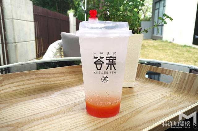 品牌果汁饮品加盟项目答案茶加盟费大概多少