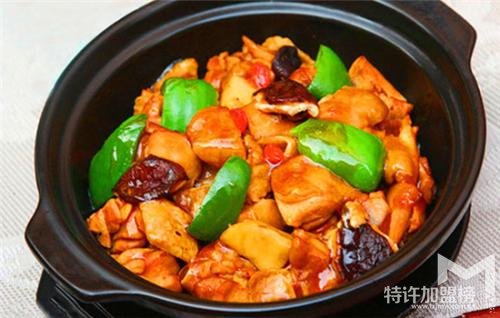 特色小吃民族风情开店选南云下品瓦香鸡米饭