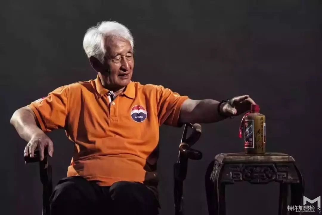 匠心丨他50多年喝下两吨白酒，品牌做到万亿市