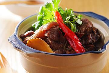 红烧羊肉煲食谱介绍!