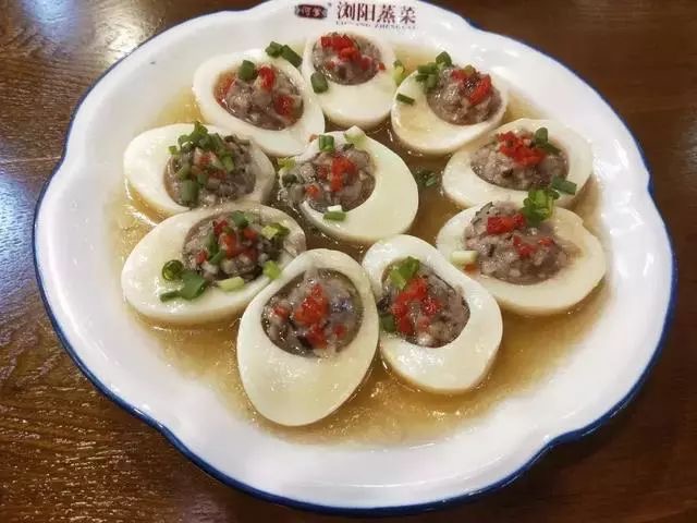 开店加盟头条—何爹浏阳蒸菜投资开店捷报频传