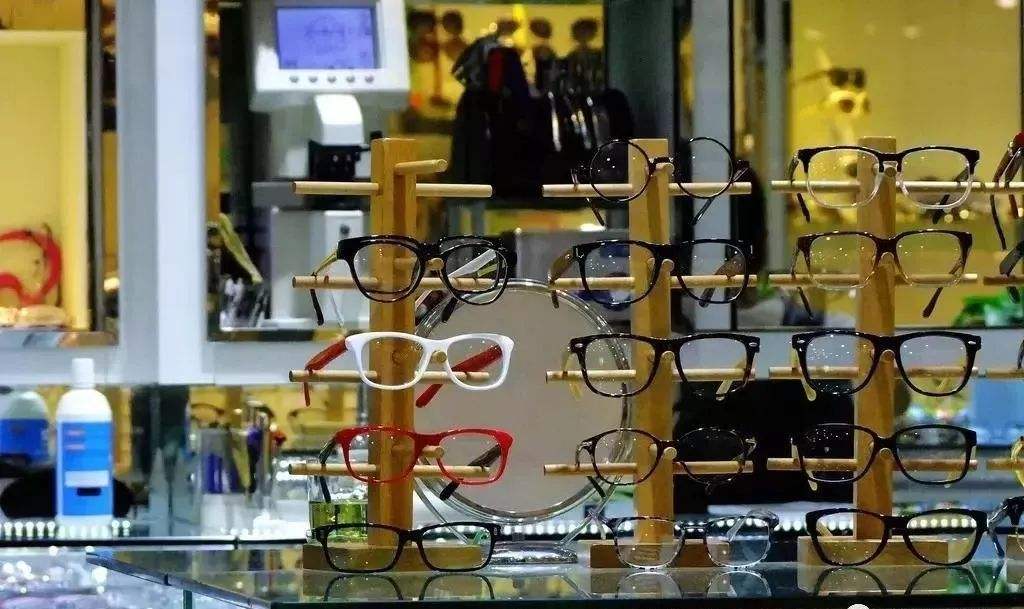 眼镜店加盟可靠吗_眼镜店招商加盟