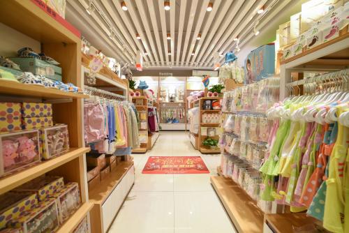 爱亲母婴生活馆加盟学院_开母婴店如何降低投资风险