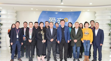 爱亲母婴店加盟政策与全球蛙合作