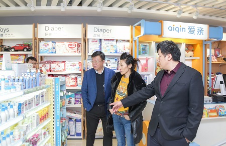 爱亲母婴店加盟政策与全球蛙合作