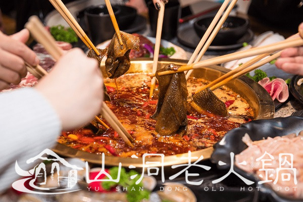 加盟成都火锅店哪家强？这家后续服务很逆天！