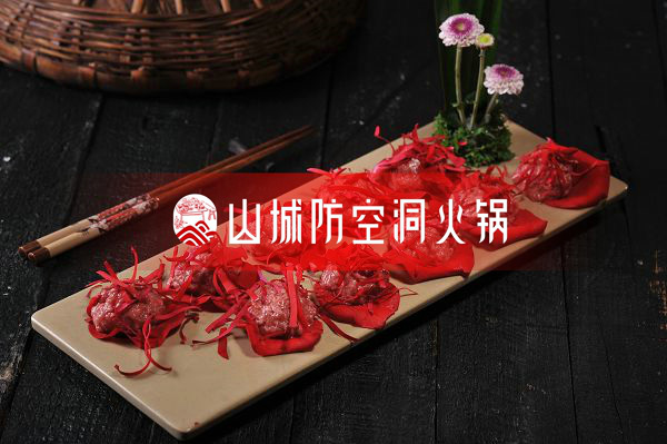 重庆火锅加盟哪家实力强？贵州遵义张总成功签约加盟店