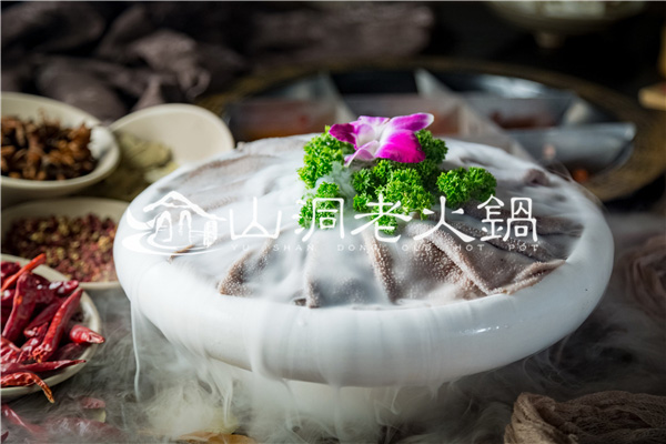 重庆本地人吃什么火锅？重庆人都在往这家店跑！