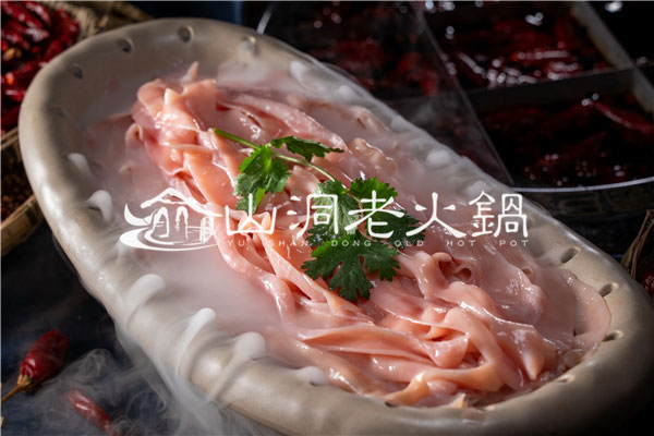 四川火锅哪家***好吃？这家店美味的九尺鹅肠值得打卡！