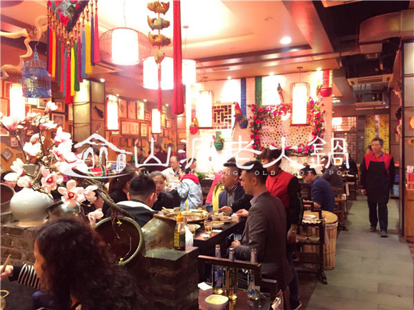 重庆加盟火锅店哪个好？锅底制造技术也很重要！