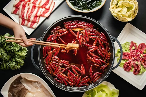 寒冷秋日必需品——麻辣重点老火锅不能少