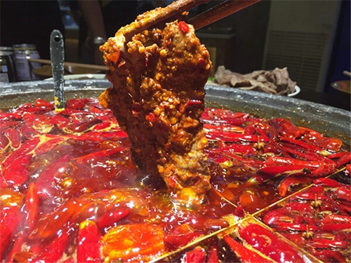 寒冷秋日必需品——麻辣重点老火锅不能少