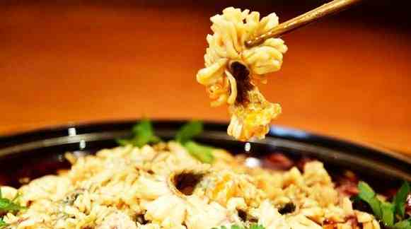 特色餐饮加盟龙滋鲜鱼捞，稳定客源持久盈利