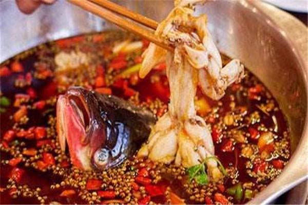 美蛙鱼头火锅加盟费是多少钱？费用超低 开店轻松