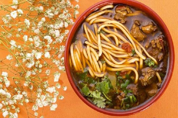 宁波牛吃草面馆，南北面食文化大融合