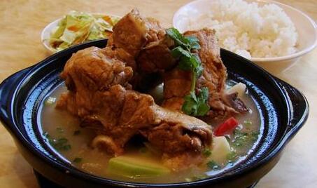 县城开家排骨米饭店怎么样?排骨米饭受消费者的欢迎吗?