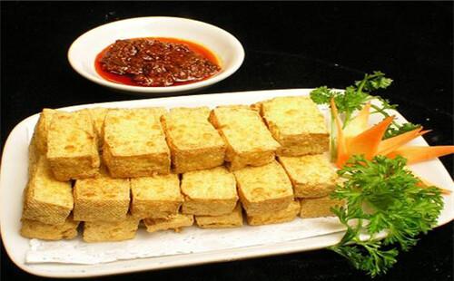 传承经典 呈贡七步场臭豆腐味道依旧好