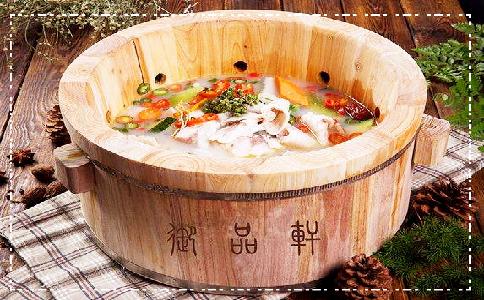 御品轩喷泉火锅加盟 吸引无数人投资关注火锅加盟新选择！