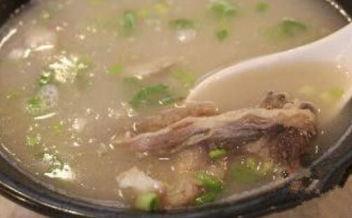 马店羊肉汤十里飘香勾人食欲