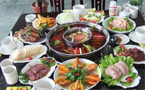 特色小吃就开一家爱转角串串火锅加盟店吧