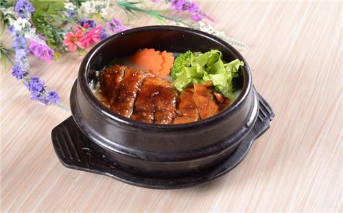 英玉石锅拌饭为何如此美味