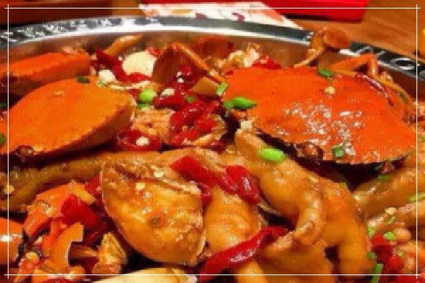 融合肉蟹的鲜香与鲜虾的纯粹，蛮横肉蟹煲好吃不贵