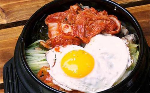 美石记石锅拌饭好吃又美味