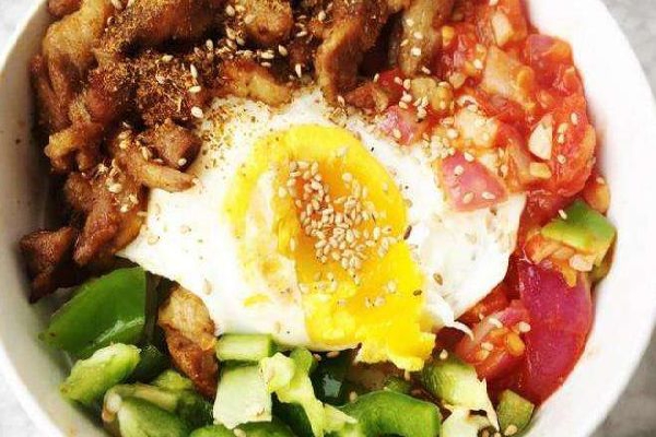 东北姐姐烤肉饭加盟费贵不贵？