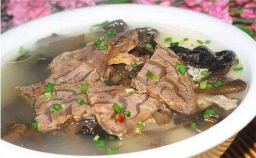 牛三哥牛肉汤加盟 发家致富那是必须的