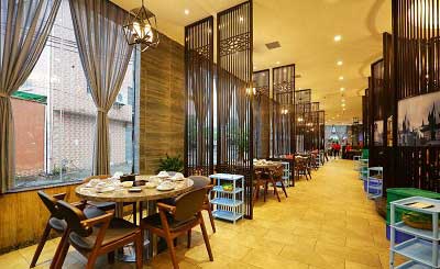 为什么餐饮店喜欢推出特价菜来吸引顾客