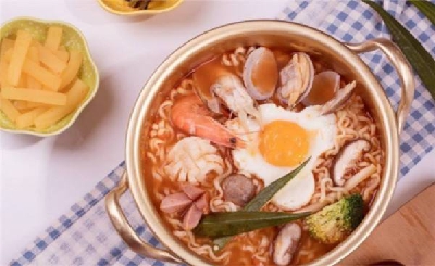 泡面小食堂人均花费多少钱?选址在哪里生意比较好?