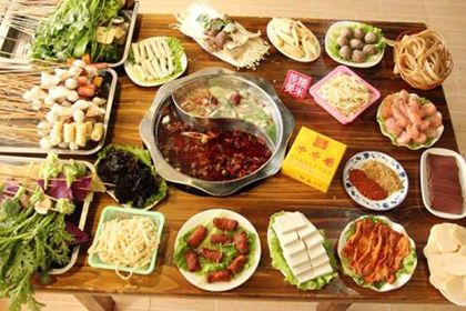 屋头串串香加盟品牌以十多年的经验建立完善的加盟体系与扶持体系