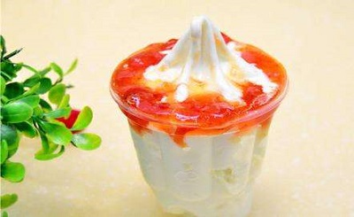 蜜雪冰城冰淇淋口感纯正+造型精美