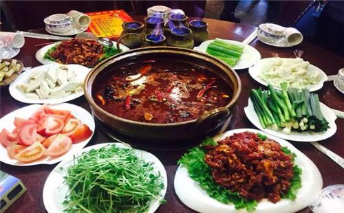有谁加盟过九牛城养生牛肉火锅？开一家大概要多少钱？