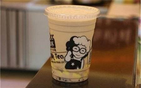如何才能提高阿姨奶茶加盟店的品牌吸引力？