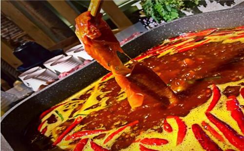 牛肉火锅哪家？犀牛寨老火锅怎么样？