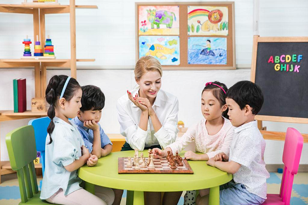 青春藤幼儿园加盟电话，加盟优势