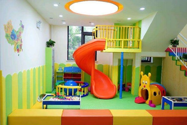 爱幼童教育加盟电话
