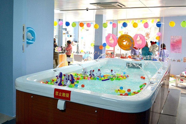 七彩泡泡婴童游泳馆如何加盟