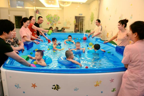 婴儿游泳馆加盟费多少钱