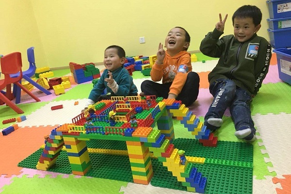 开机器人培训学校需要执照吗