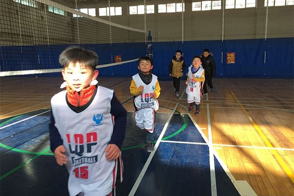 如何加入篮球俱乐部