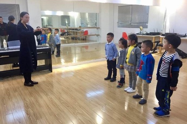 少儿口才班必须加盟吗