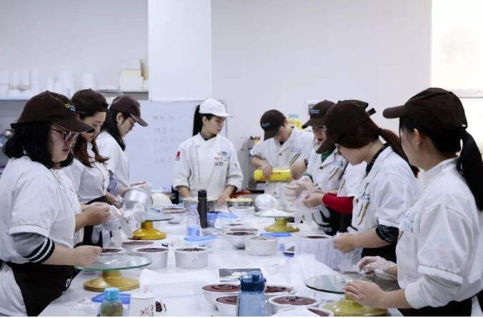 甜蜜时光烘焙学校加盟费多少