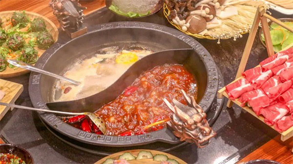 重庆火锅加盟店哪家好？选择品牌不得不考虑的三点！