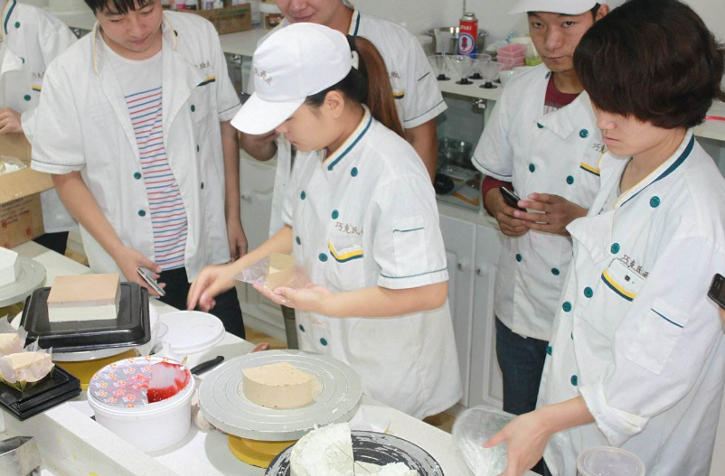去哪里学烘焙比较好 烘焙培训选哪个