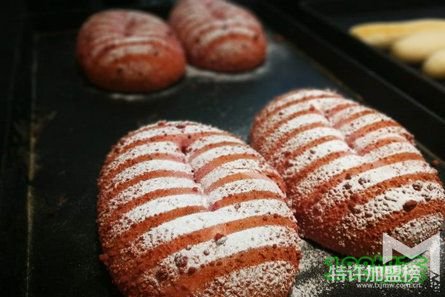 面包爱上你加盟费多少钱？开店成本大解析！【
