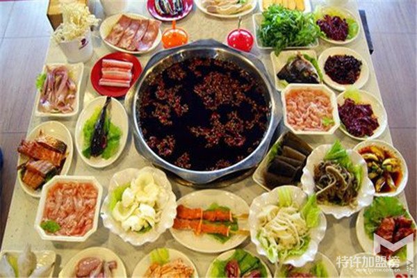 开好食寨特色自助重庆火锅店加盟店怎么样？